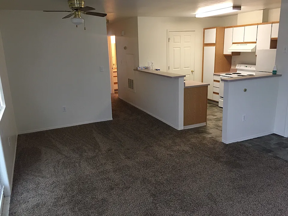 Turnberry Apartments