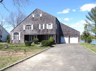 18 Beatrice Ln Glen Cove NY 11542 Zillow