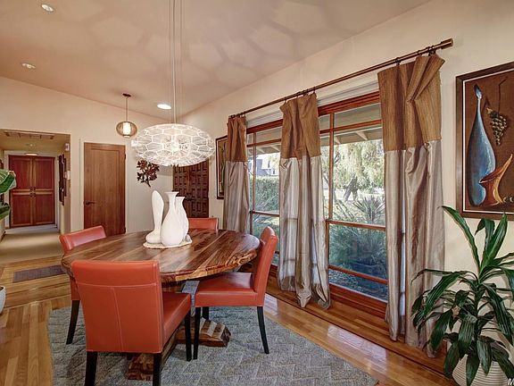 3rd image of 18 Los Gatos Cir