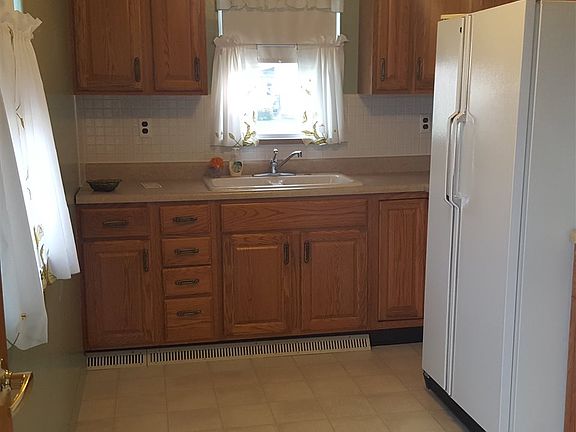4th image of 2606 S Sycamore Ave