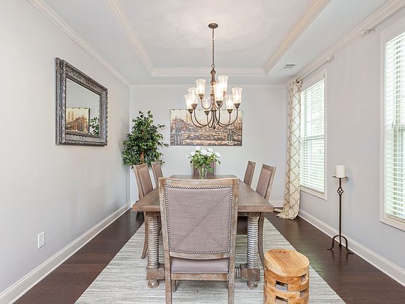 3rd image of 709 Park Manor Dr SE