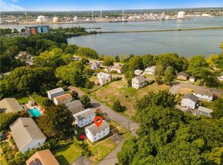 24 Inglewood Rd, East Providence, RI 02914