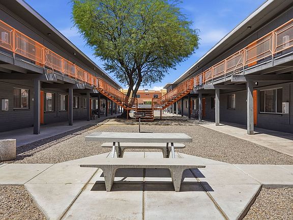 4th image of 811 N Alvernon Way #Alv811-103s