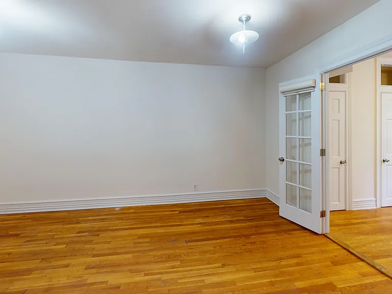 338 E 70th St #3D — Photo 5