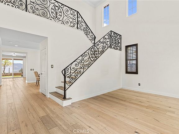 2nd image of 18458 Lakepointe Dr