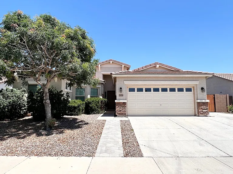 2936 E Tonto Dr — Photo 1
