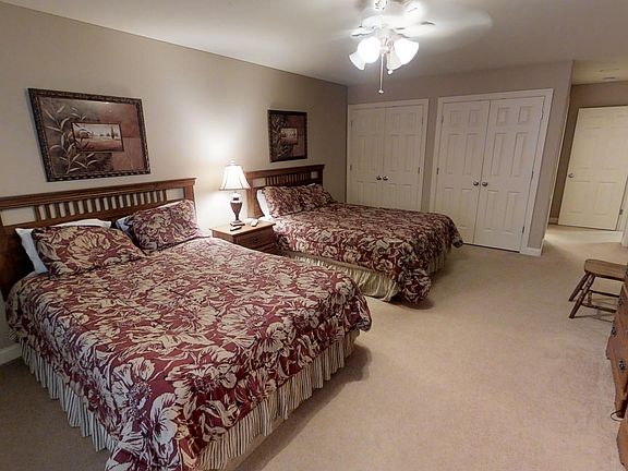 3rd image of 19 Eagle Ct #19