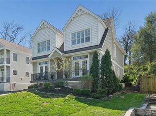 34 Burroughs Ln, Saint Louis, MO 63124