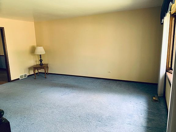 4th image of 515 Highland Ave