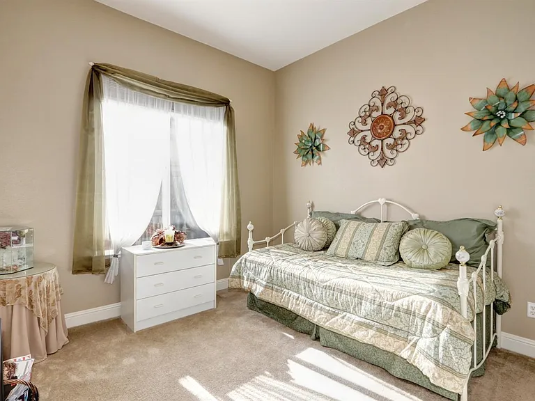 11733 Corino Way — Photo 15