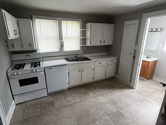 3rd image of 108 N McKinley Ave