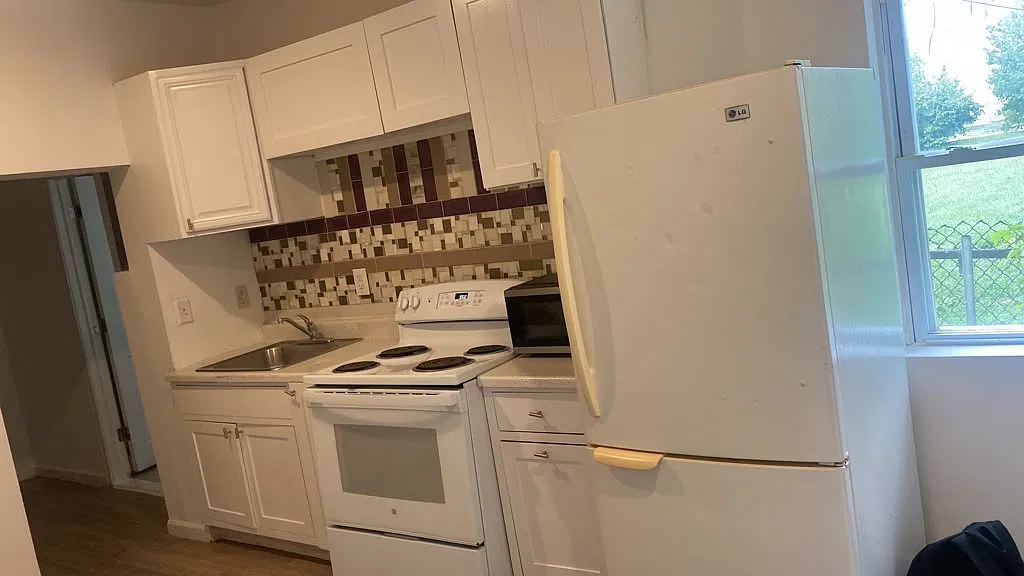 3 bed, 1200 sqft, $1,500 — Photo 3