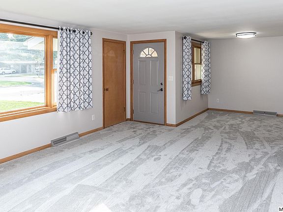 4th image of 315 Parkridge Dr