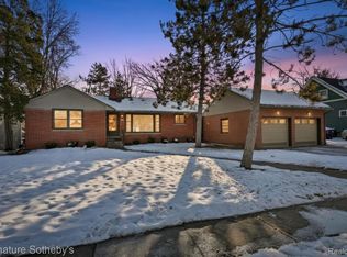 543 Hartsough St, Plymouth, MI 48170