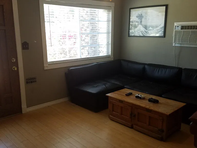 1317 E Century Dr — Photo 2