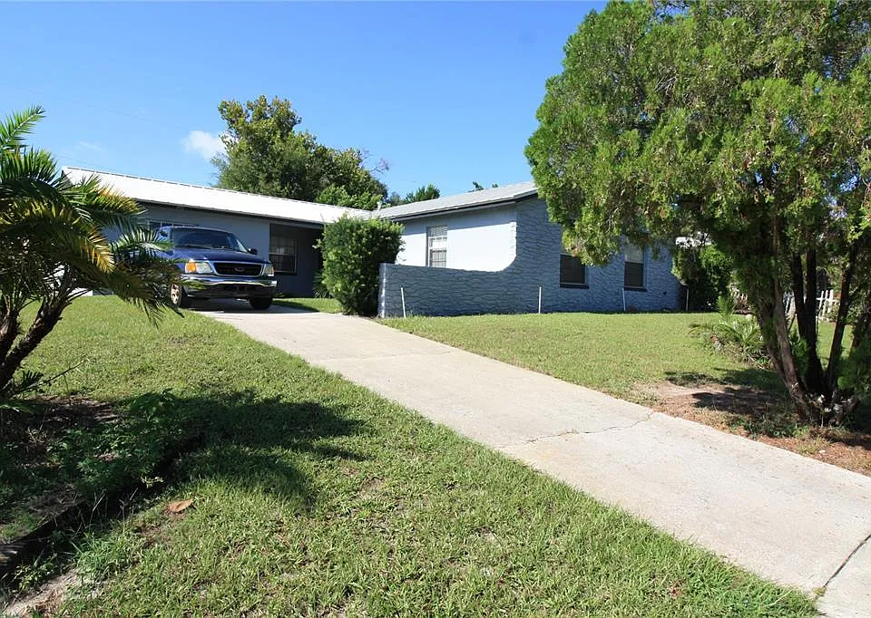 390 Lilac Rd