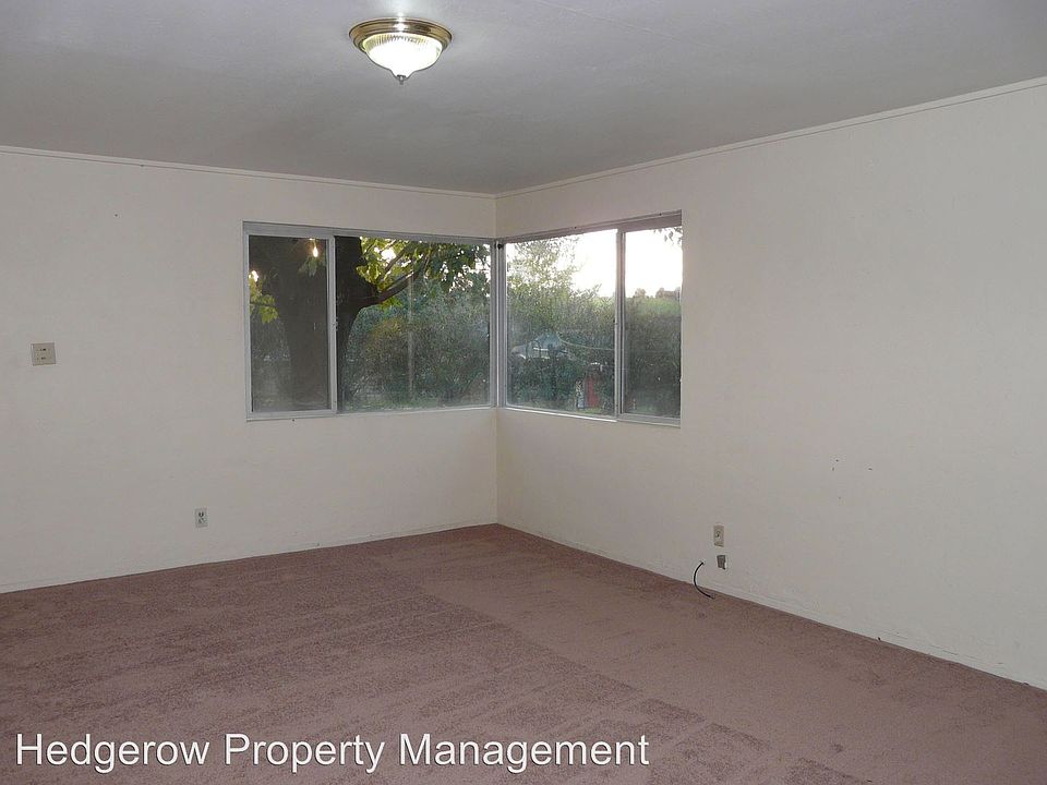 2nd image of 1544B Estee Ave