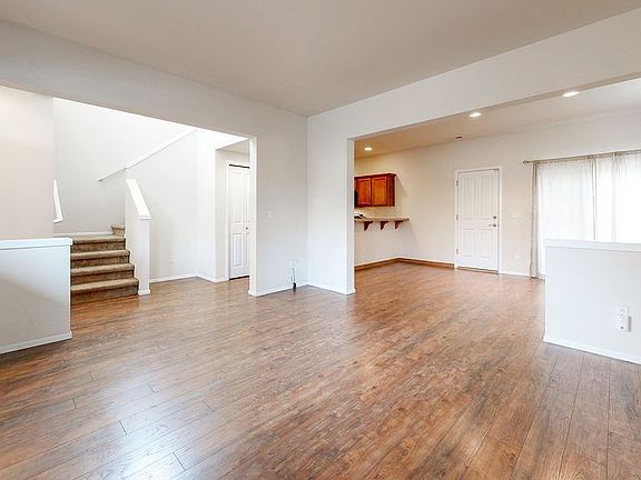 3rd image of 6605 Carolina St SE