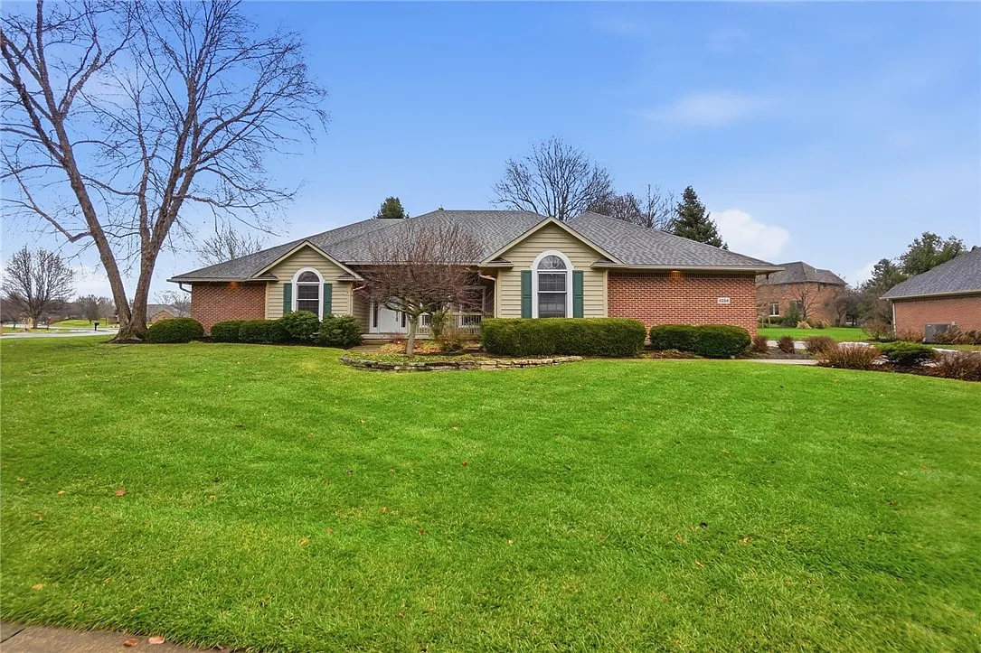 4254 Sarahs Way photo 1