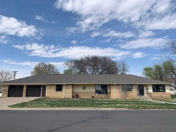 212 W 4th St, Minneapolis, KS 67467