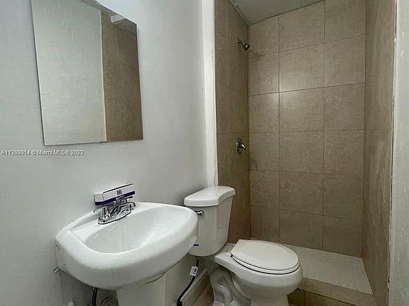 3rd image of 633 NW 15th Ave #9