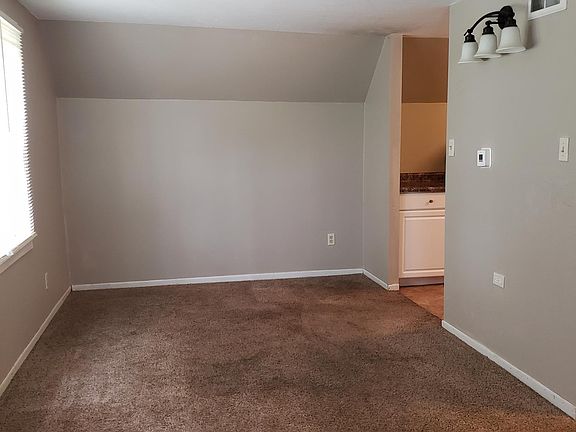 2nd image of 621 1/2 Hornick Ave