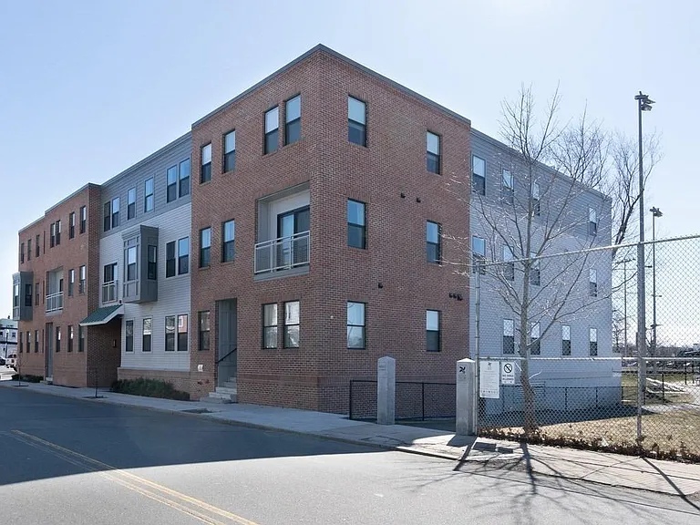 16 Boardman St #207 — Photo 12