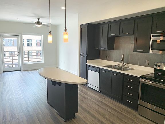 5th image of 452 10th Ave #602