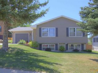 609 Circle Dr, Rapid City, SD 57702