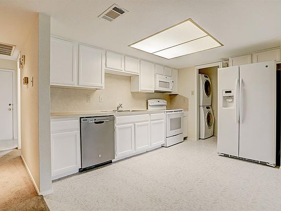 5th image of 14777 Wunderlich Dr APT 2106