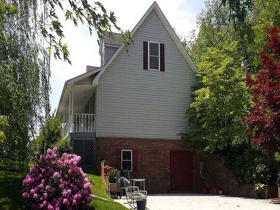 5th image of 250 Rolling Hills Dr