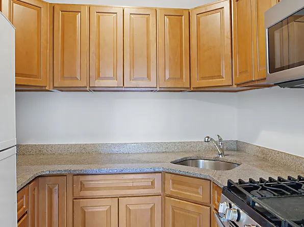 1848 Amsterdam Avenue image 4 of 9