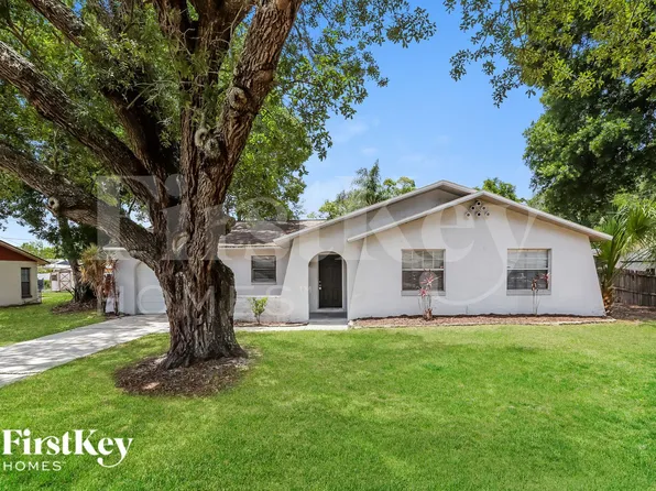 2703 Brandon View Dr, Brandon, FL 33511