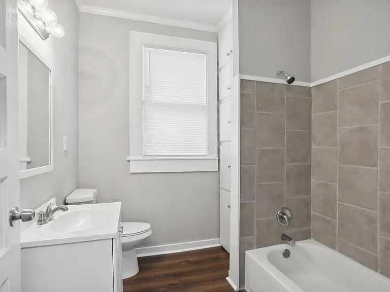 815 E Bolton St — Photo 22