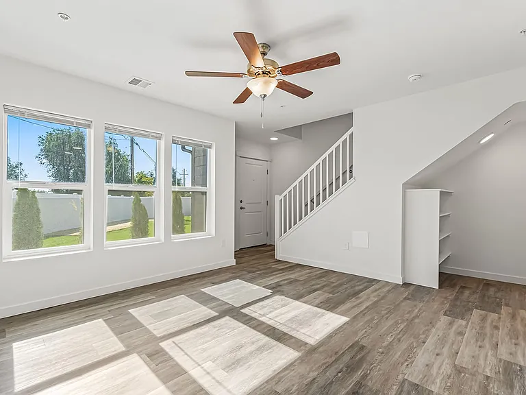 Midway Townhomes — Photo 32