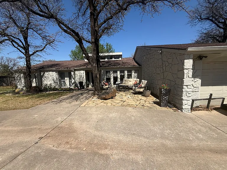 1925 Bunting Ct — Photo 1