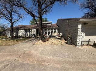 1925 Bunting Ct, Edmond, OK 73034