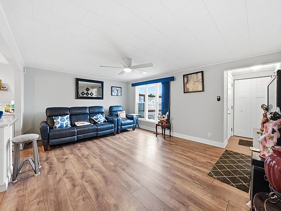 3rd image of 8945 S Corcoran Rd