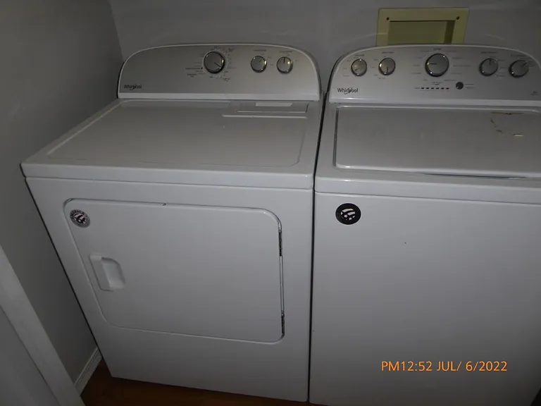 2315 NE Village Dr — Photo 8