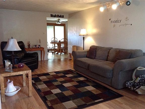5th image of 5592 Camerford Dr