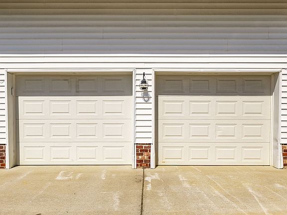 24th image of 237 Lear Rd