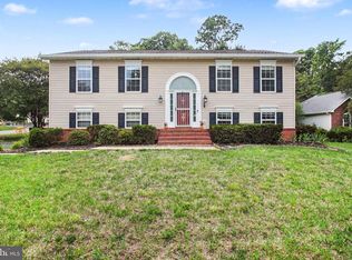 11700 Woodland View Dr, Fredericksburg, VA 22407