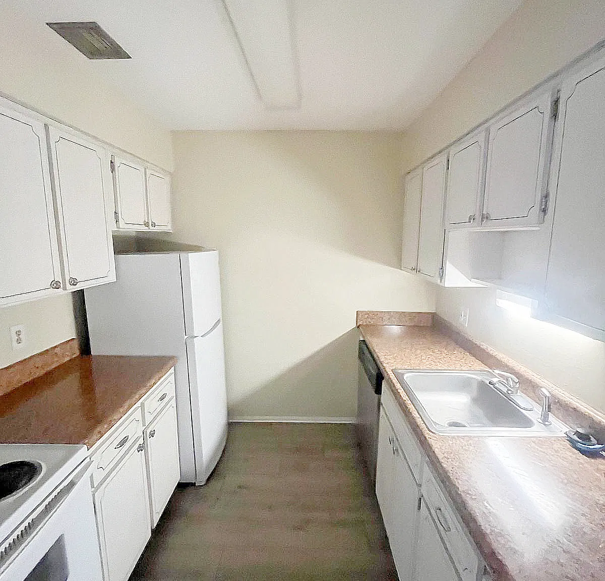 4335 Aegean Dr — Photo 2