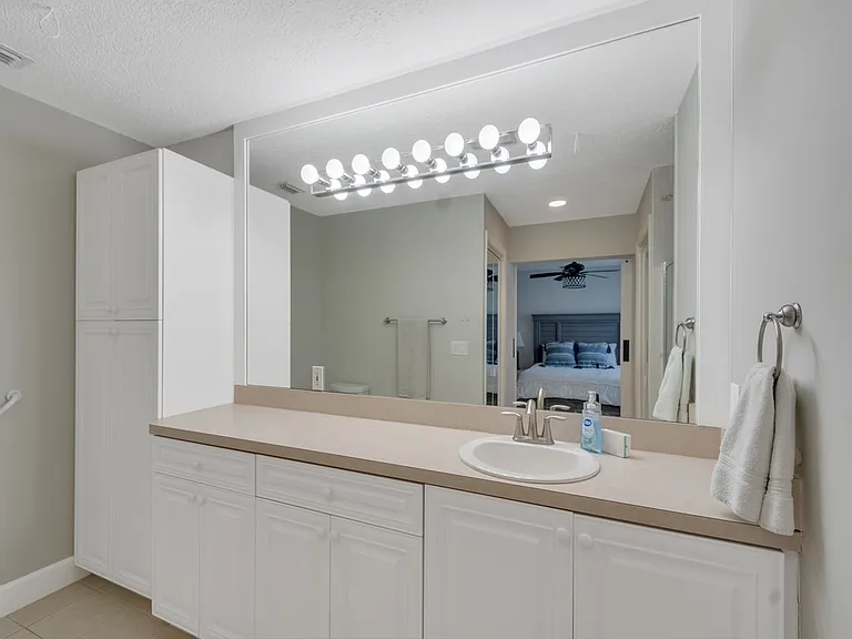 1914 Robalo Dr — Photo 14