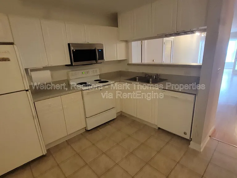 929 Morreene Rd #A13 — Photo 2