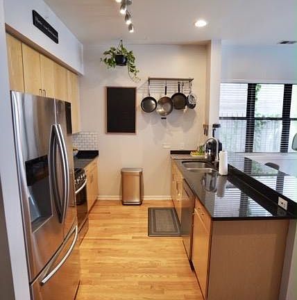 4th image of 6516 S Woodlawn Ave Unit 1N