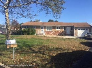 160 S Shore Dr, Toms River, NJ 08753