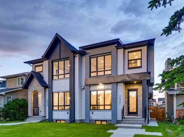 2622 W 30th St SW, Calgary, AB T3E 2M2