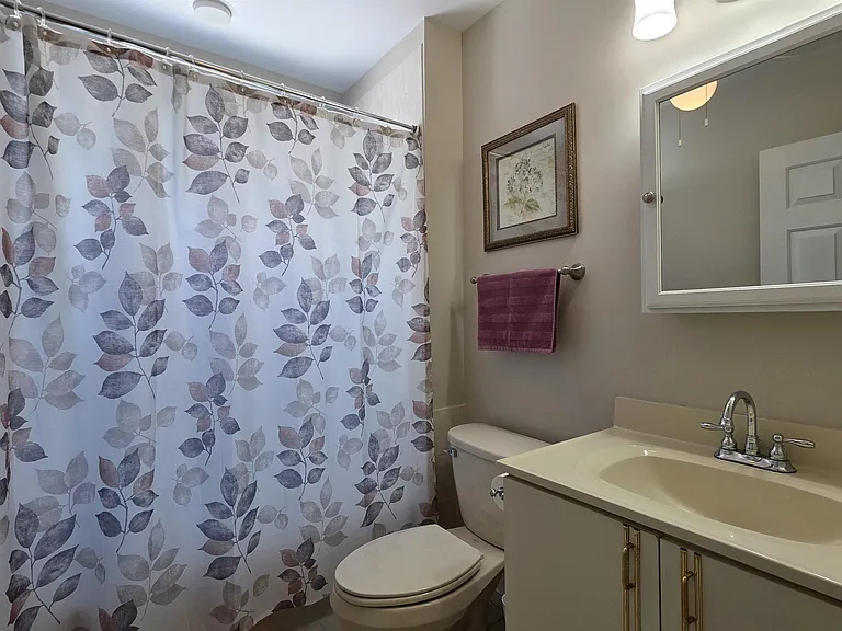 34 N Montgomery Ave — Photo 13