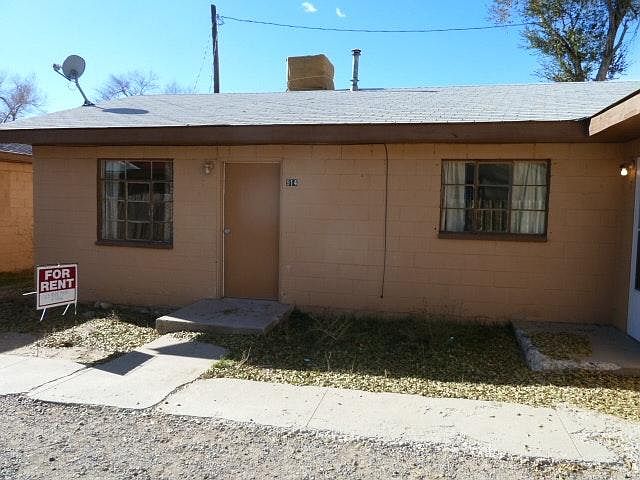1st image of 914 Walnut Dr APT C